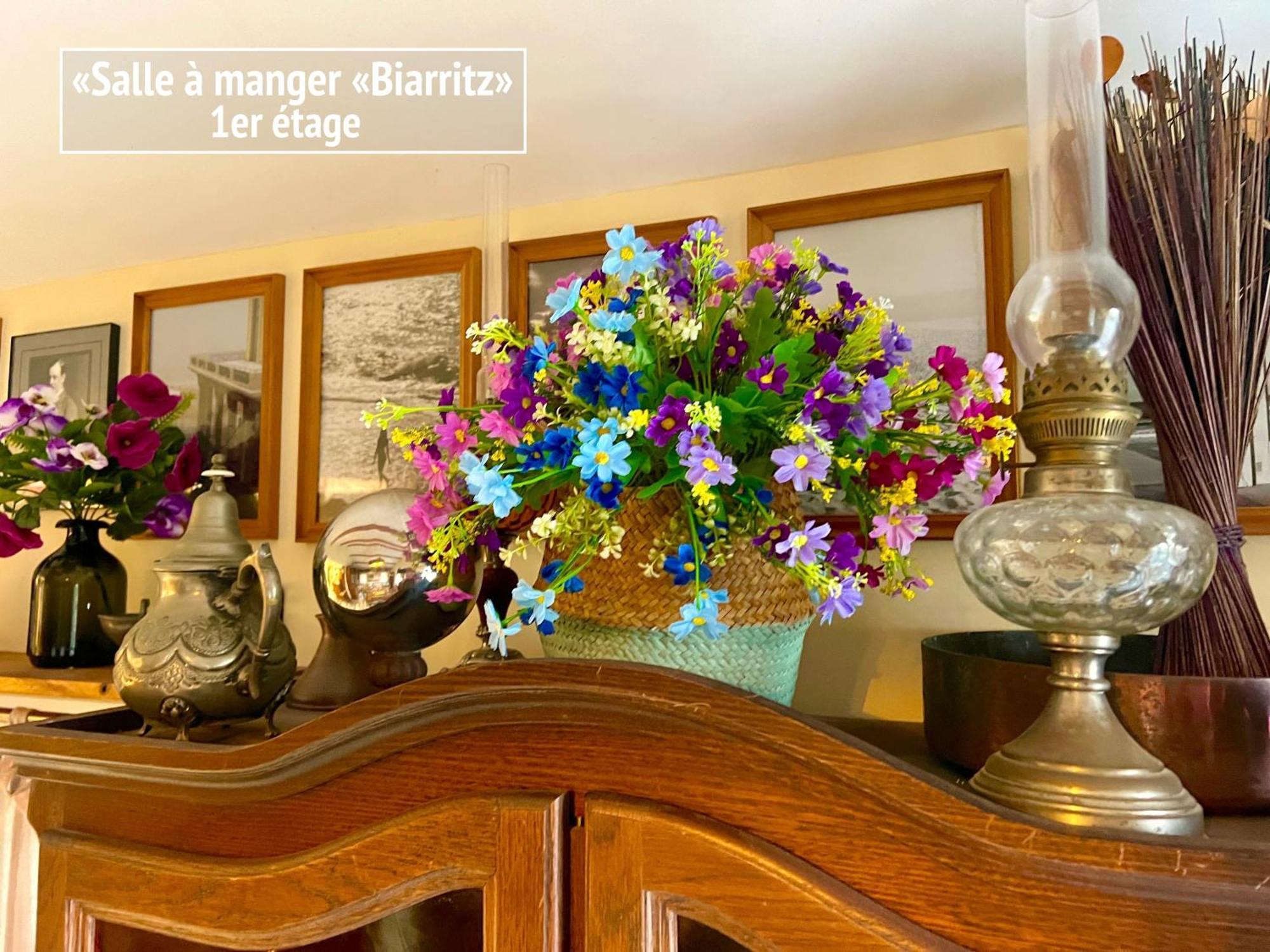 Villa Merkel - 27 Pers - 11 Chambr - 10 Wc - Piscine Anglet Luaran gambar